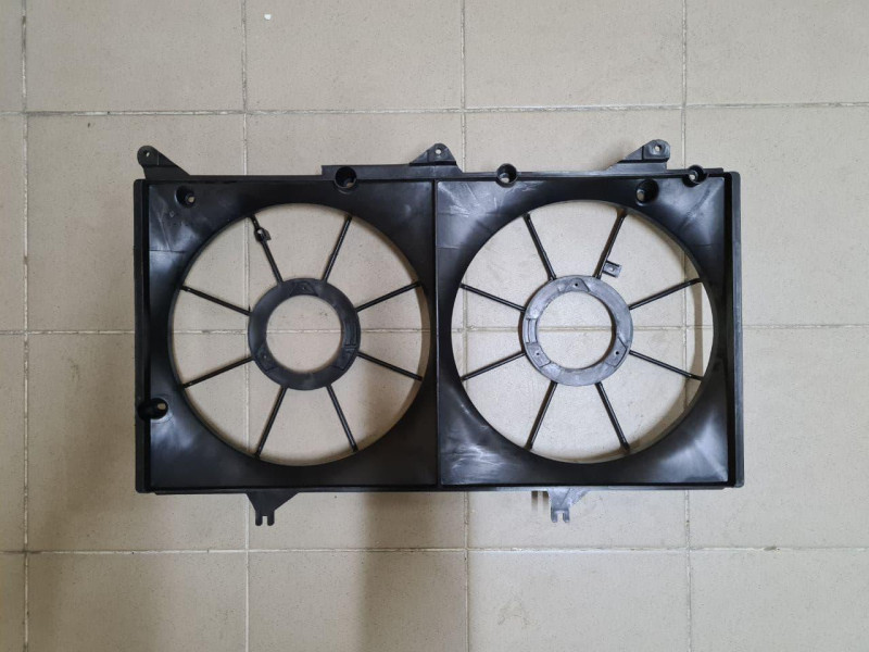 Дифузор вентилятора Toyota Camry XV30 02-06 (Китай) двигун 3.0 / 3.5L кожух