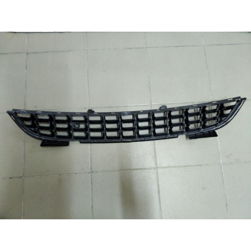 Решітка переднього бампера Opel Corsa D 11-14 (Elit) 1400871