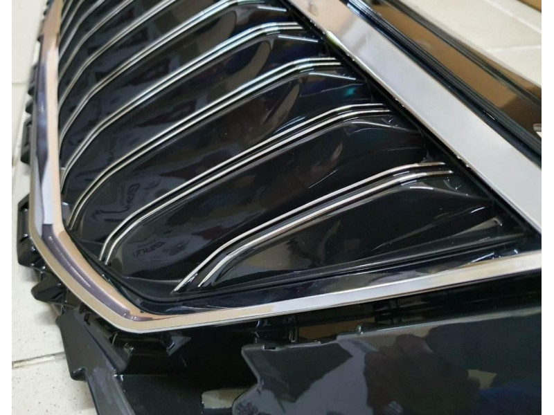 Решітка радіатора Skoda Octavia A7 13-17 хром рамка (Tempest) 5E0853653QWA