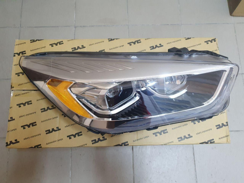 Передня фара права Ford Kuga / Escape 16- (TYC) мех. DS3 LED хром. xenon лінза GJ5Z13008G