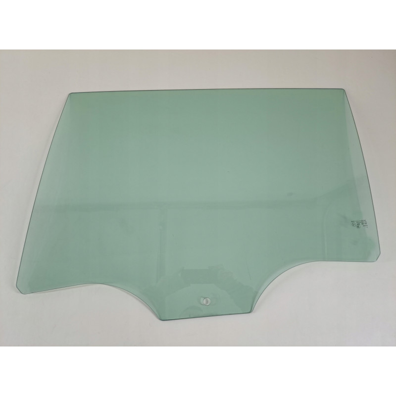 Бічне скло задніх дверей ліве для Skoda Superb універсал 2015-2024 Sekurit