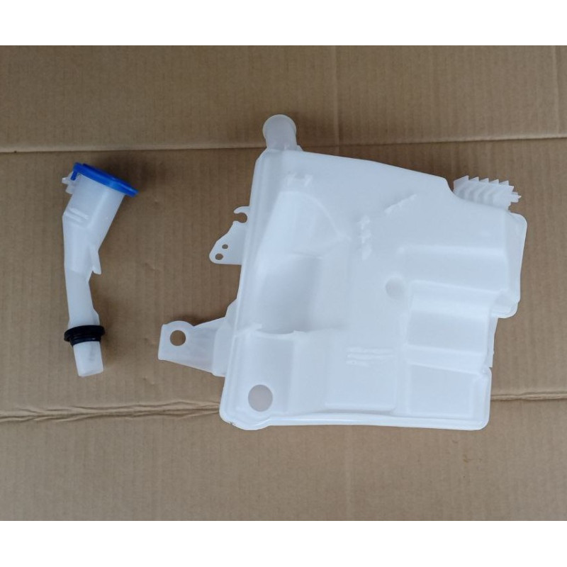 Бачок омивача один отвір Ford Focus 3 2011-2018 Китай BV6117B613AC