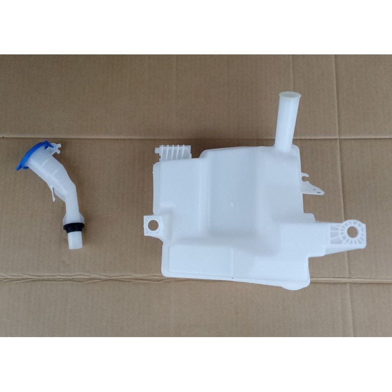 Бачок омивача один отвір Ford Focus 3 2011-2018 Китай BV6117B613AC