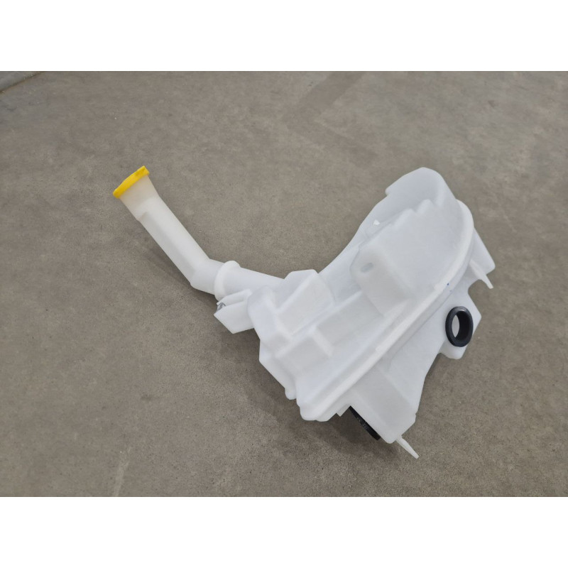 Бачок омивача Mazda 3 BK 2003-2009, Mazda 5 2005-2010 Китай BP4K67481B