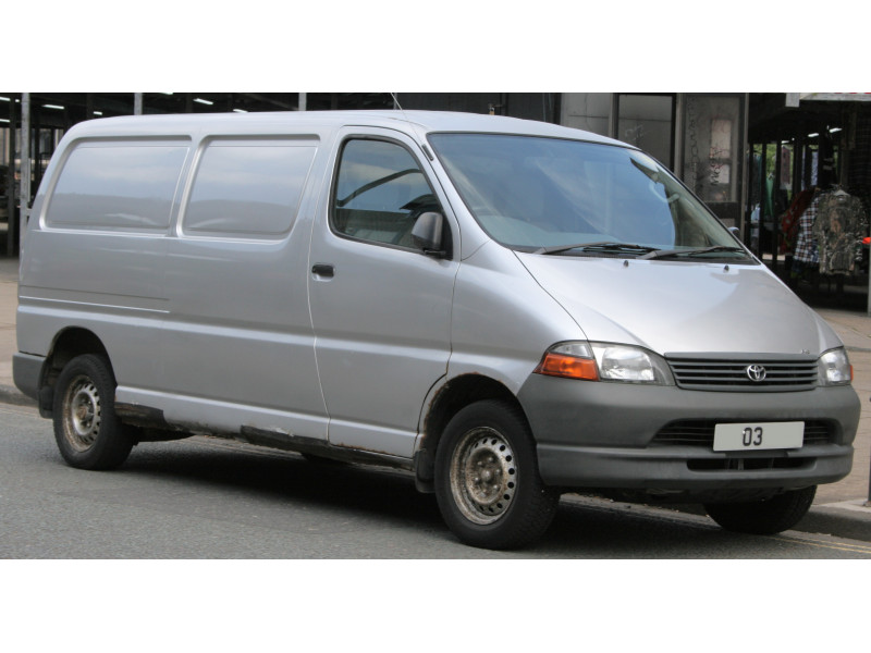 Бампер передній Toyota HiAce 1996-2011 FPS 5211926150