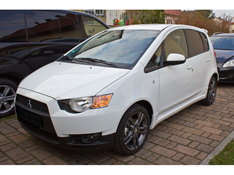 Бампер передній нижня частина Mitsubishi Colt 2009-2012 Z30 FPS 6400C106