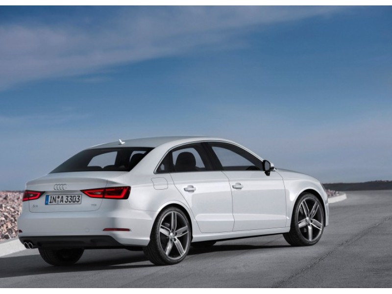 Бампер задній Audi A3 8V седан 2012-2016 FPS 8V5807067GRU