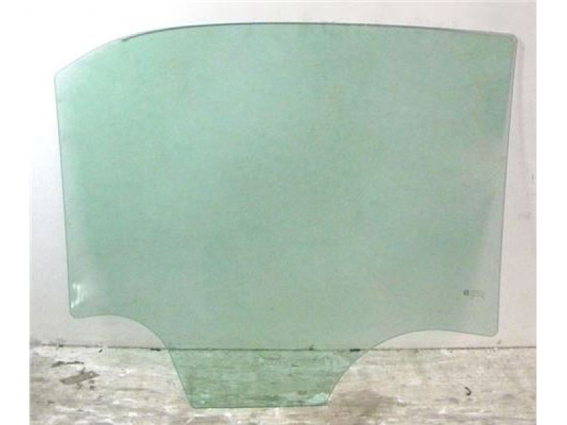 Скло дверне заднє ліве Chevrolet Equinox 10-17 (XYG) 