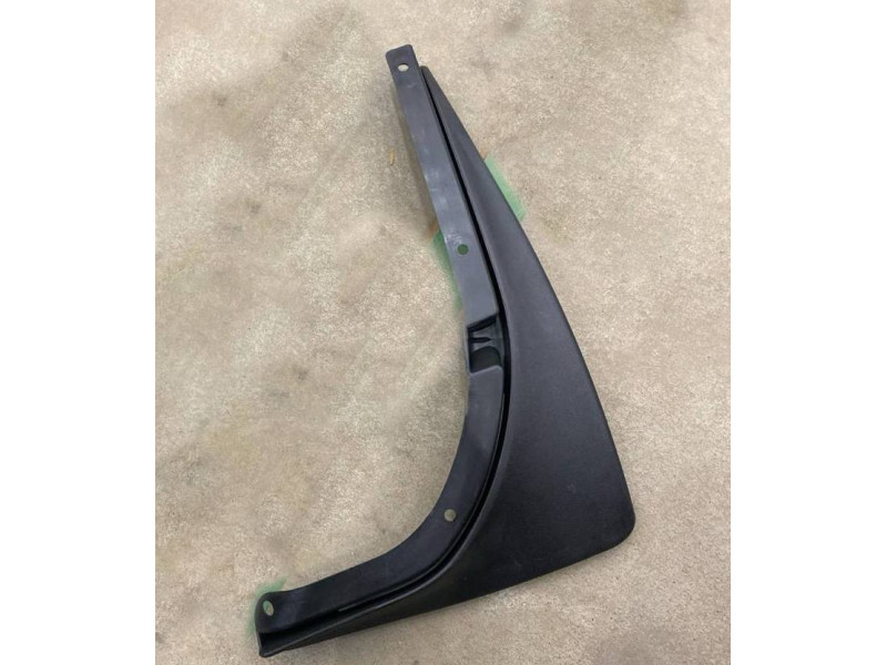 Бризковик задній правий Skoda Octavia A5 05-13 (Китай) 1Z0821822