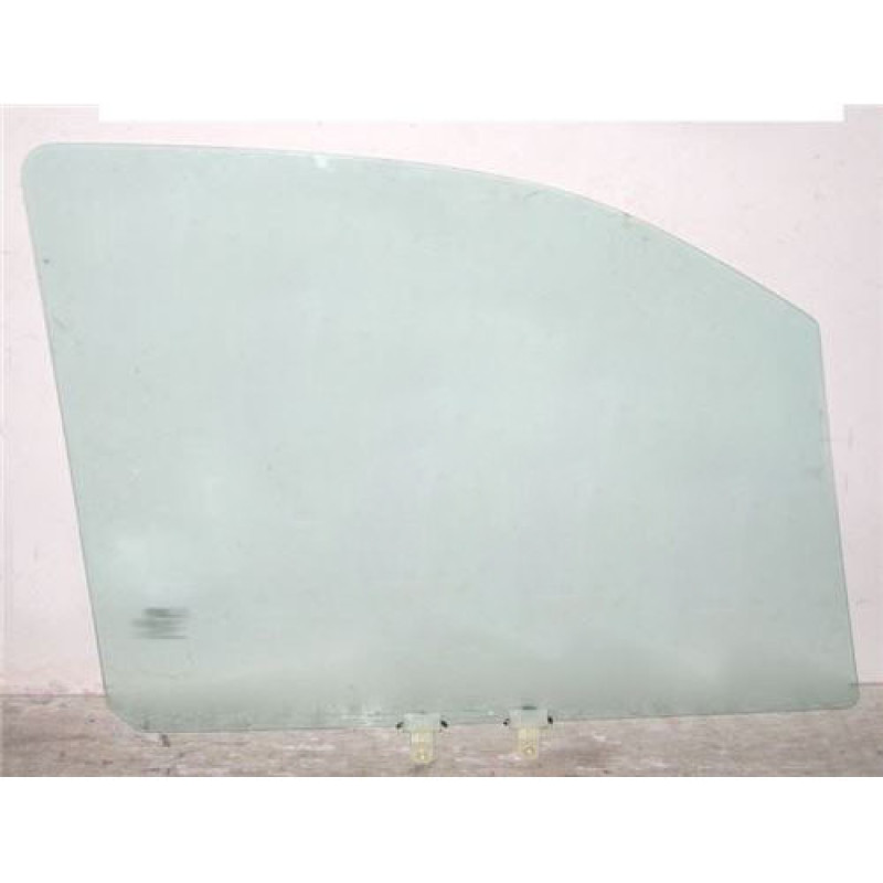 Скло дверне переднє праве Hyundai H-1 / H200 1997-2008