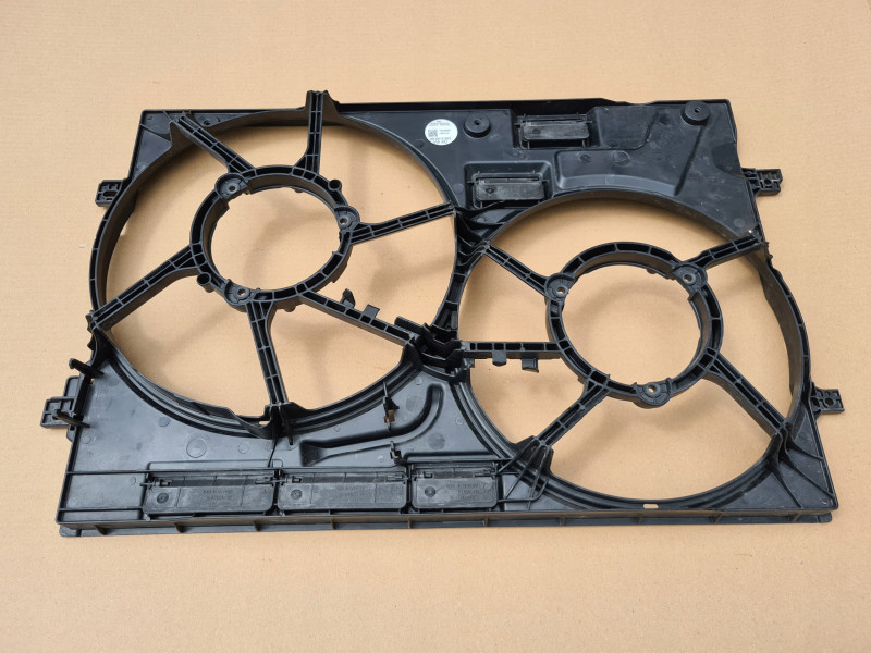 Дифузор радіатора Audi Q3 18- (VAG) 3Q0121205B