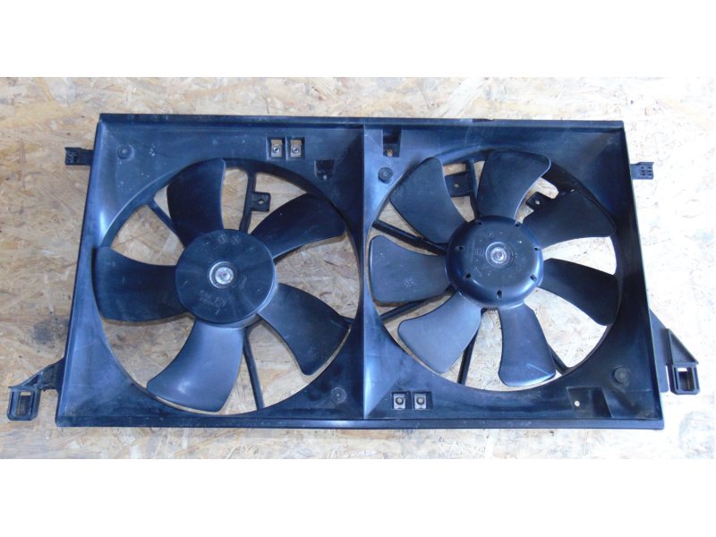 Дифузор і вентилятор Mazda 3 BL 09-13 (Тайвань) Z66815025