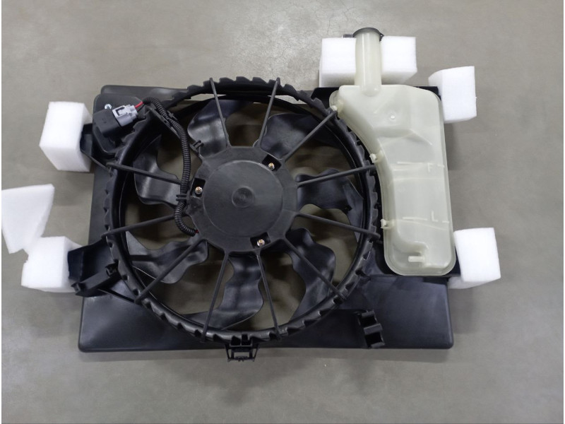 Дифузор і вентилятор в зборі бачок Hyundai Elantra MD 11-14, Kia Ceed 12-18 (Tempest) 25380-3X000