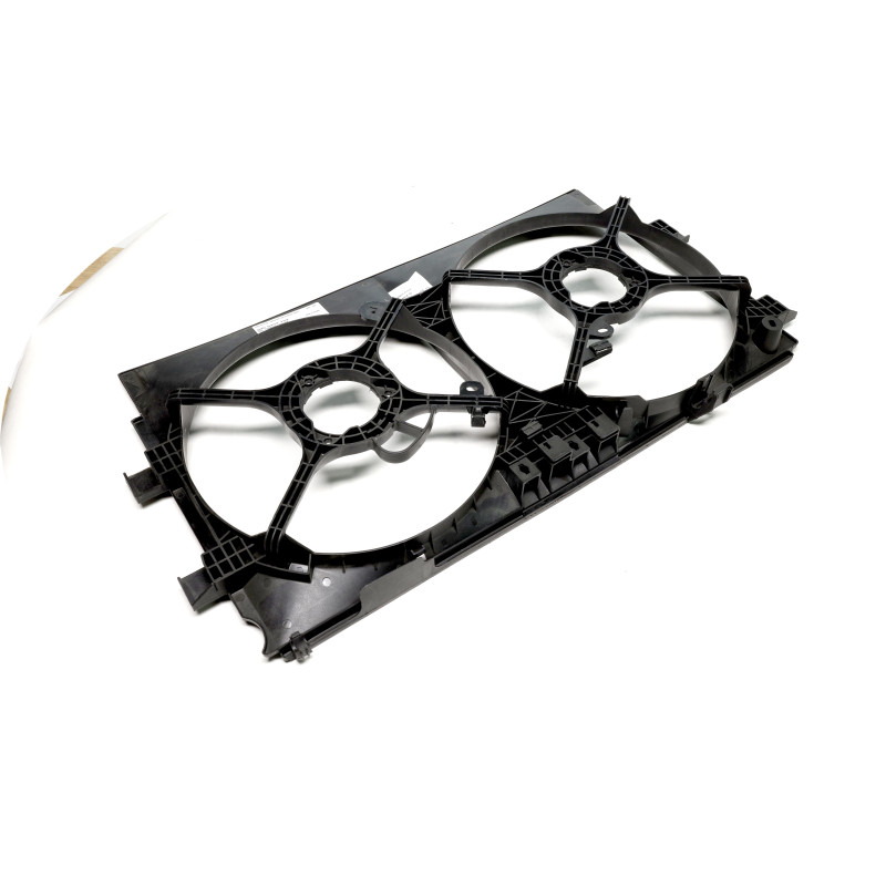 Дифузор вентилятора Mitsubishi ASX, Outlander Sport, Lancer X (Tempest) дифузор 1355A095, 1355A087