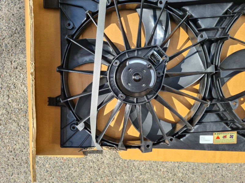 Дифузор з вентиляторами Jeep Compass 06-16, Patriot 07-17, Chrysler 200 11-14 (Тайвань) 68002661AA