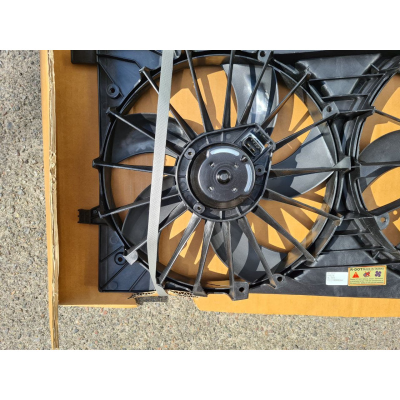 Дифузор з вентиляторами Jeep Compass 06-16, Patriot 07-17, Chrysler 200 11-14 (Тайвань) 68002661AA