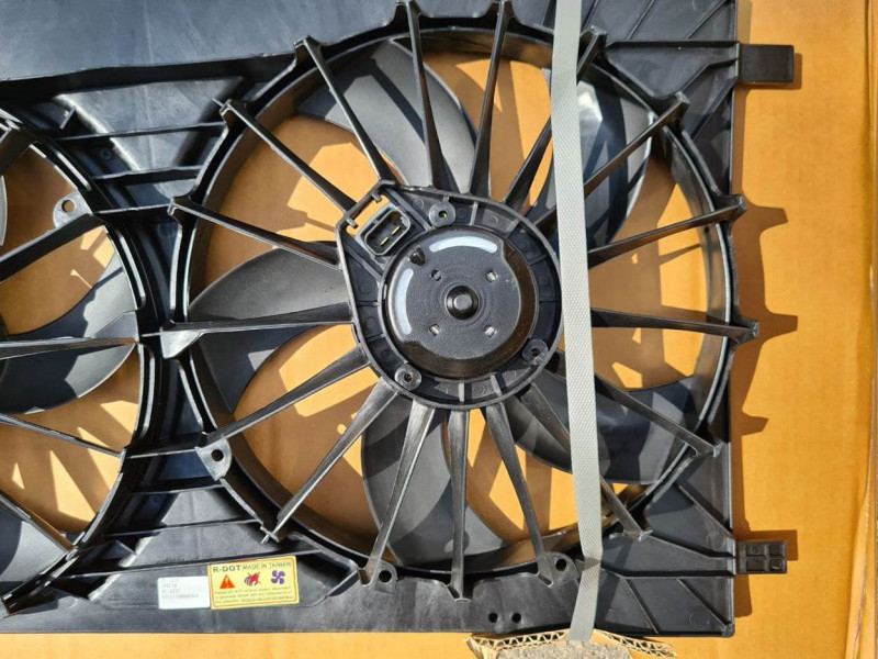 Дифузор з вентиляторами Jeep Compass 06-16, Patriot 07-17, Chrysler 200 11-14 (Тайвань) 68002661AA