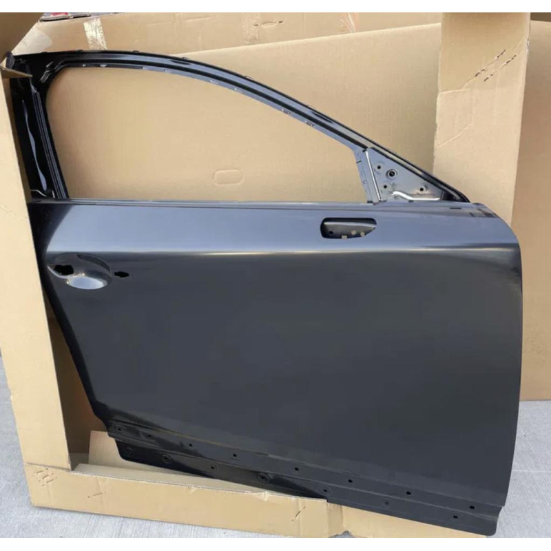 Двері передні праві Mazda CX-30 2019- Китай DFY05802XB