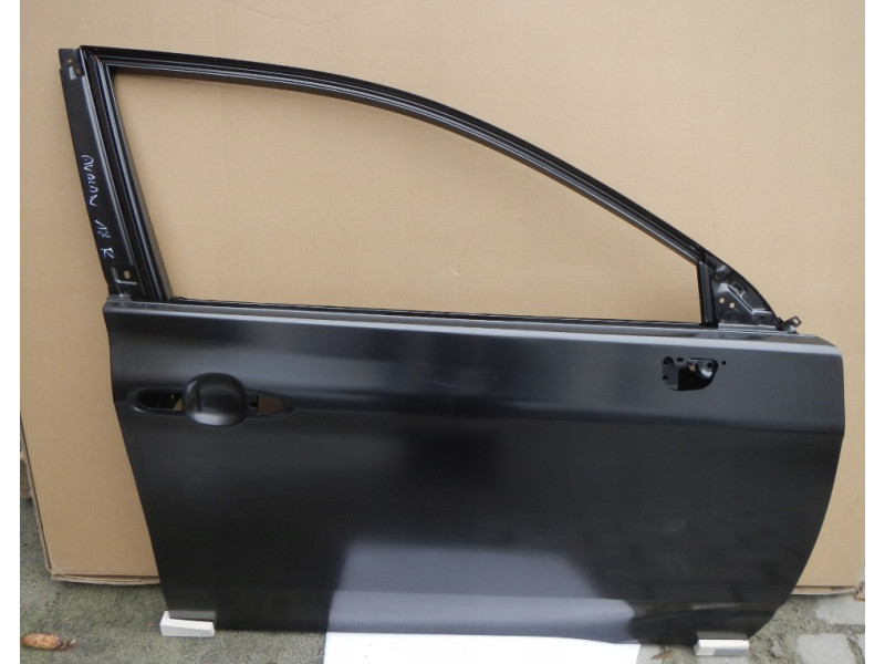 Двері передні праві Toyota Avalon 2018- Китай 6700107050