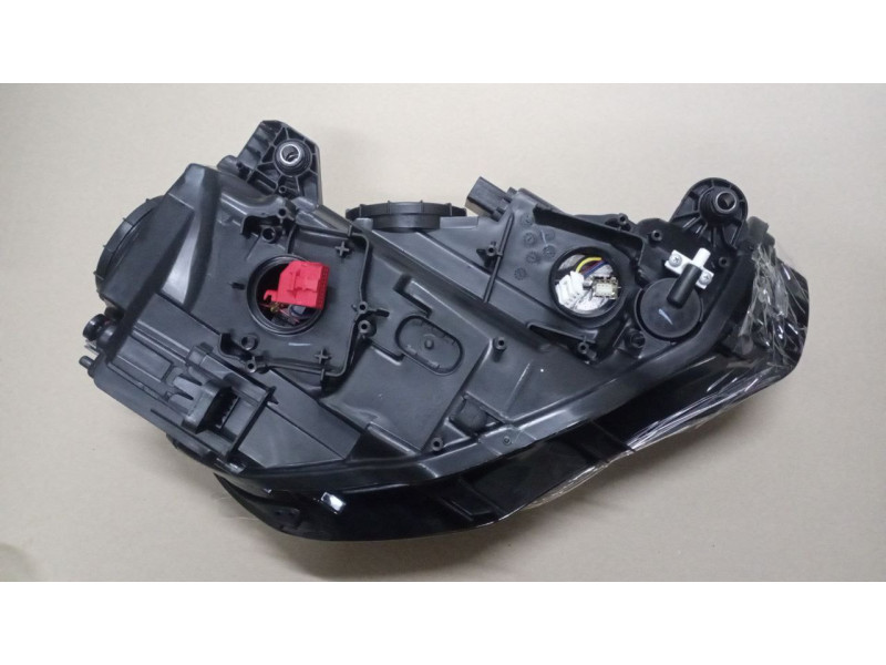 Фара передня ліва Audi A3 12-16 (DP) ксенон 8V0941043C