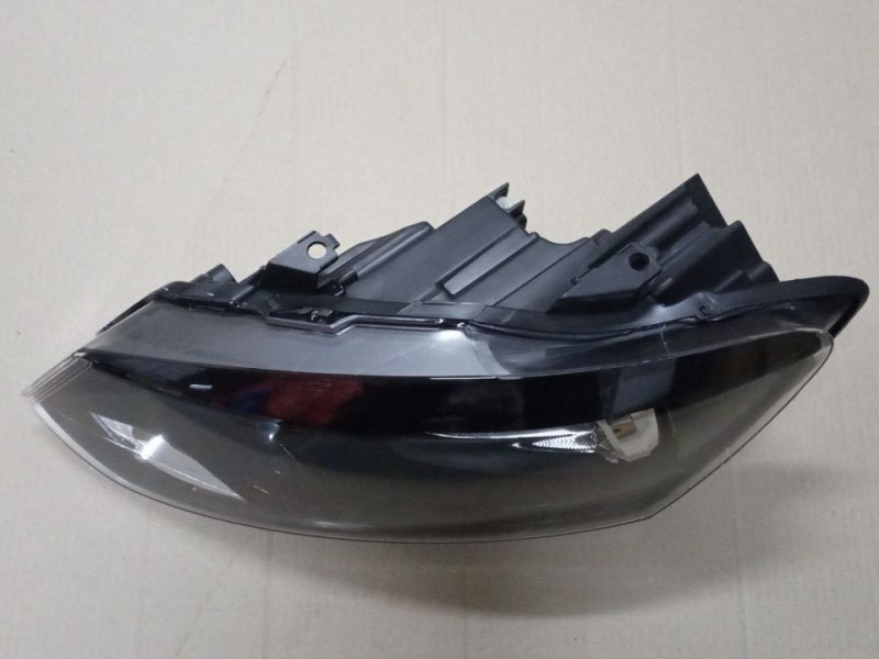 Фара передня ліва VW Polo Sedan 09-15 (Китай) електрична, без екрана лампи 6RU941015