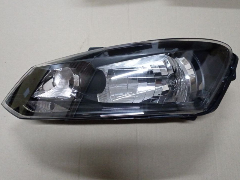 Фара передня ліва VW Polo седан 09-19, хетчбек 09-15 (TP) ел. рег. 6R1941015C