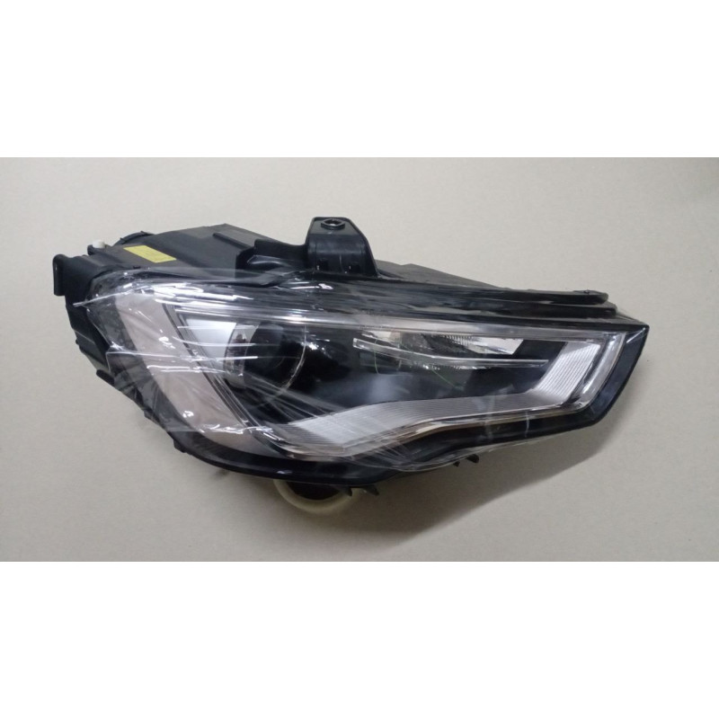 Фара передня права Audi A3 12-16 (Depo) ксенон 8V0941044C
