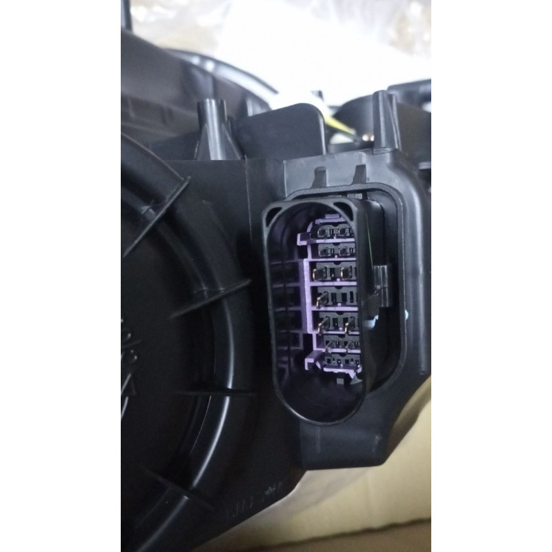 Фара передня права Audi A3 12-16 (Depo) ксенон 8V0941044C