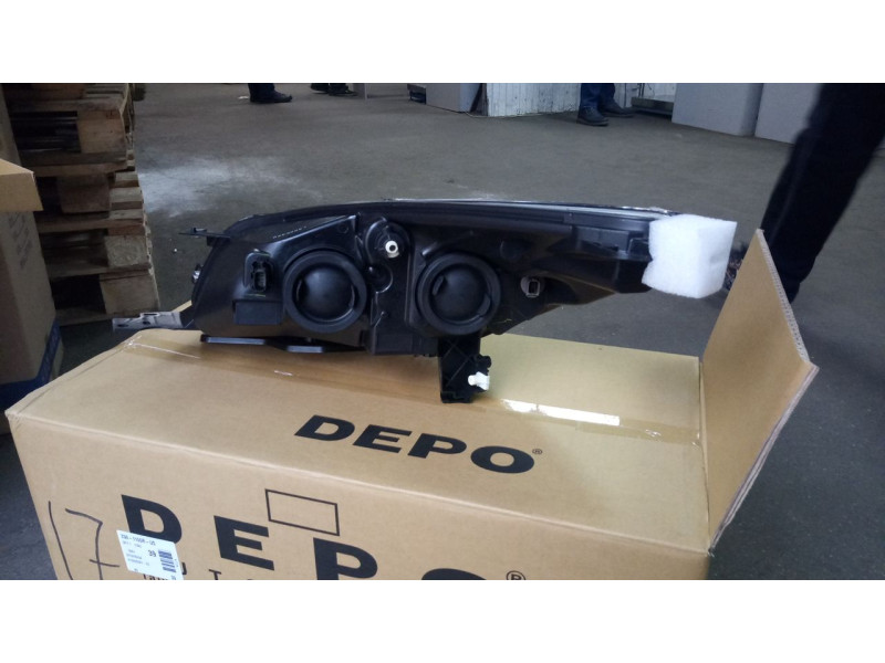 Фара передня права Ford Escape 2013-2016 USA Depo CJ5Z-13008-C