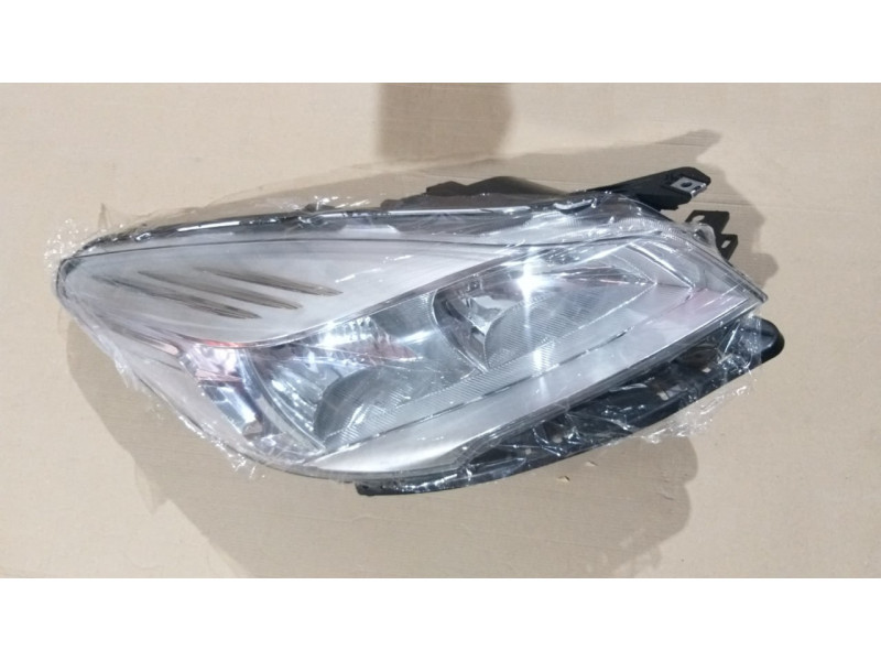 Фара передня права Ford Kuga 2 13-16 (Китай) ел. кор. 1808348