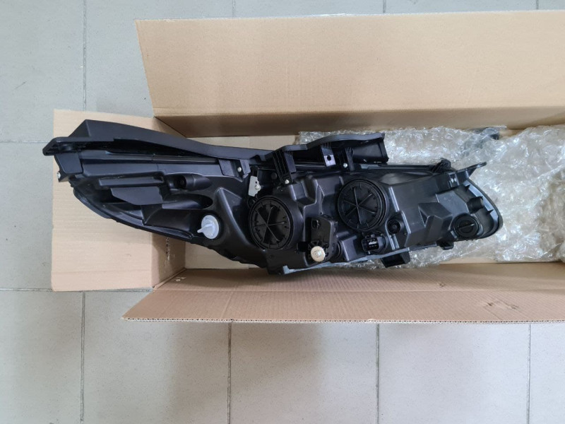 Фара передня права Hyundai Sonata LF 14-17 (Китай) під лампи галоген коректор, без LED