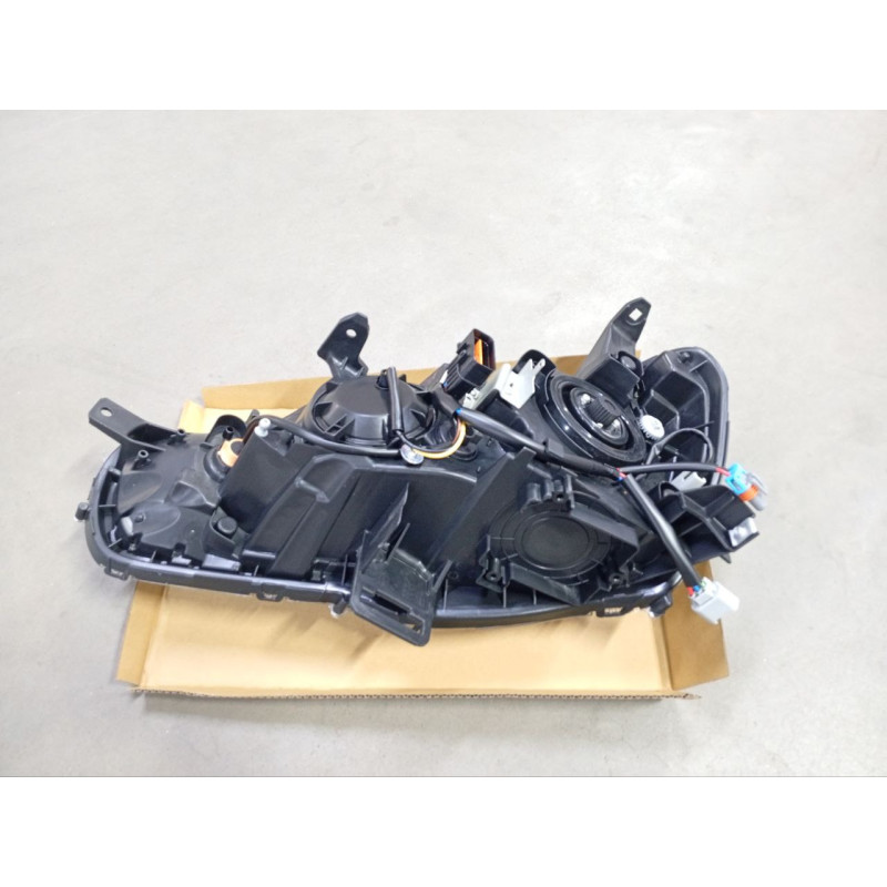 Фара передня права Mitsubishi Lancer X (Depo) ел. рег., чорна 8301B260