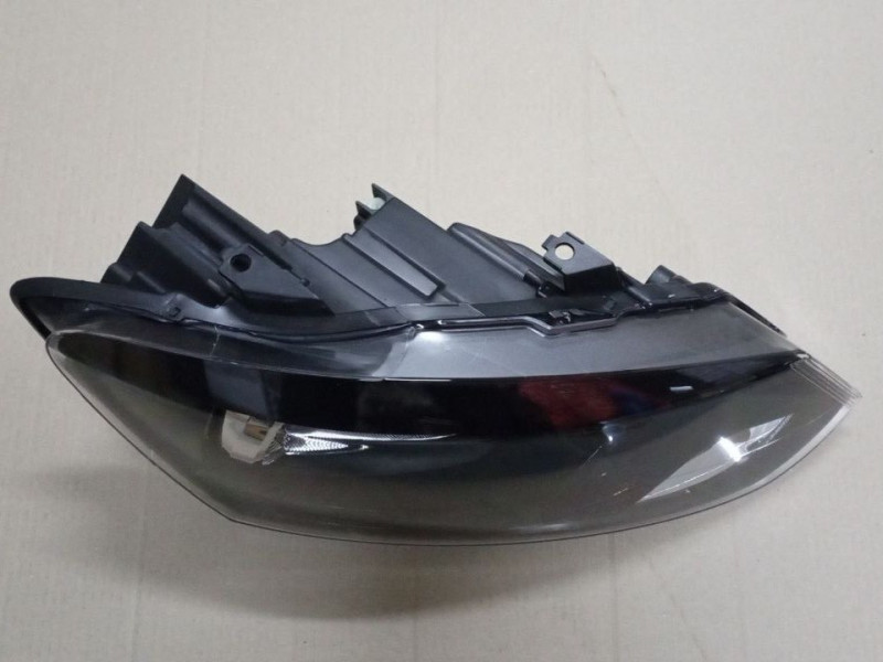 Фара передня права VW Polo Sedan 09-15 (Китай) електрична, без екрана лампи 6RU941016