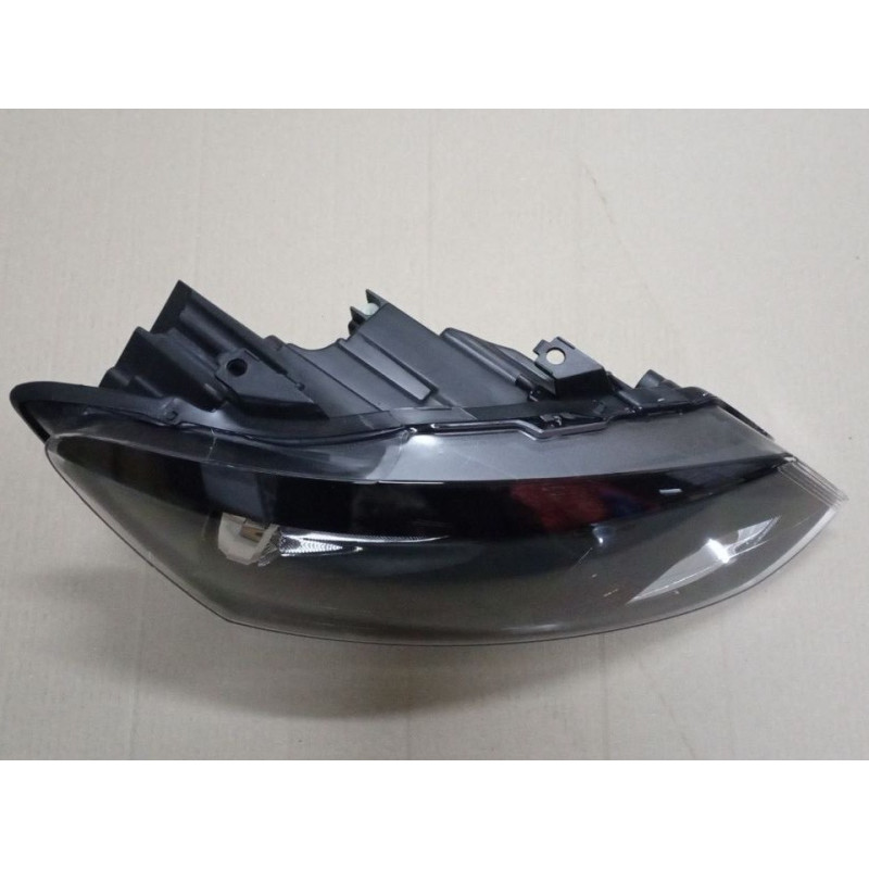 Фара передня права VW Polo Sedan 09-15 (Китай) електрична, без екрана лампи 6RU941016