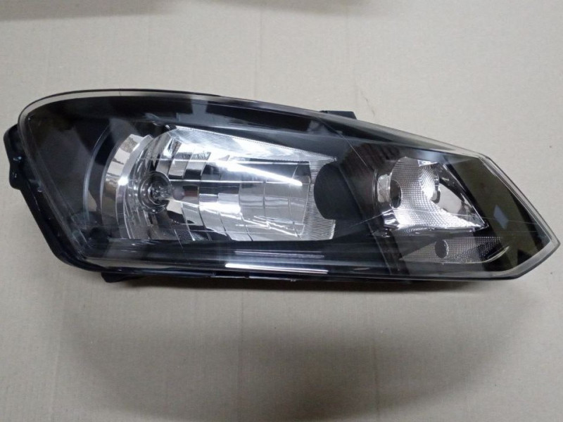 Фара передня права VW Polo седан 09-19, хетчбек 09-15 (TP) ел. рег. 6R1941016C