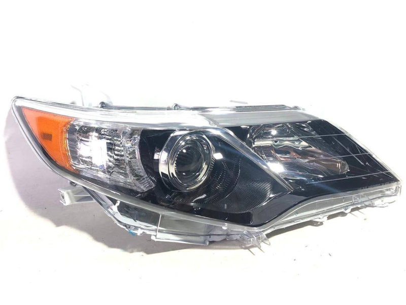 Фара передня права Toyota Camry Hybrid, LE, XLE V50 12-14 USA (Signeda) 8111006470
