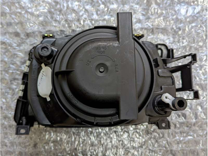 Фара права Audi 100 C3 82-91 (TYC) 443941030E