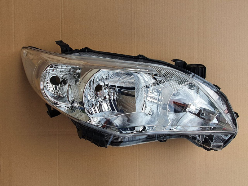 Фара права Toyota Corolla E150 USA 10-13 (Китай)