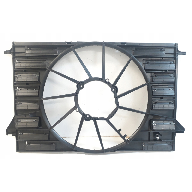 Дифузор радіатора Audi A4 B9, A6 С8, Q7 (Китай) 8W0121207B