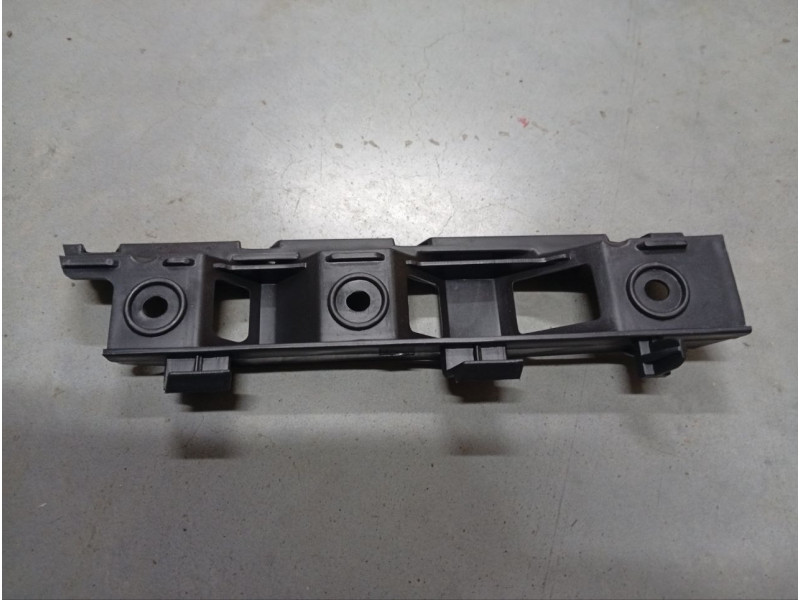 Кріплення переднього бампера ліве VW Passat B6 2005-2010 Elit 3C0807183