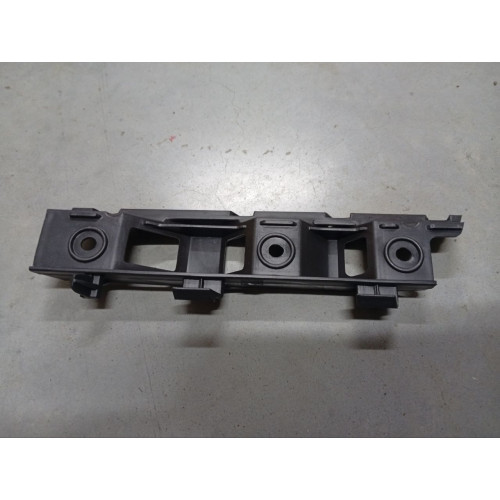 Кріплення переднього бампера праве VW Passat B6 2005-2010 Elit 3C0807184