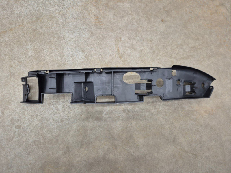 Кріплення переднього бампера ліве VW Touareg 2002-2006 FPS 7L6807183