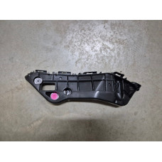 Кріплення бампера переднього лівий Toyota RAV4 2013-2015 FPS 525360R030