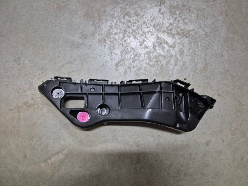 Кріплення переднього бампера лівий Toyota RAV4 2013-2015 FPS 525360R030