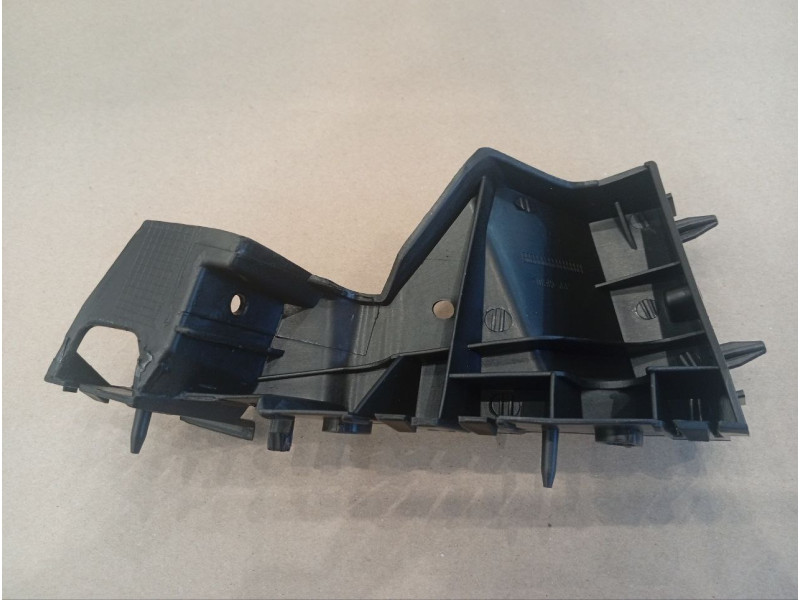 Кріплення переднього бампера ліве (крило-бампер) Audi Q5 2008-2016 LKQ 8R0807283C