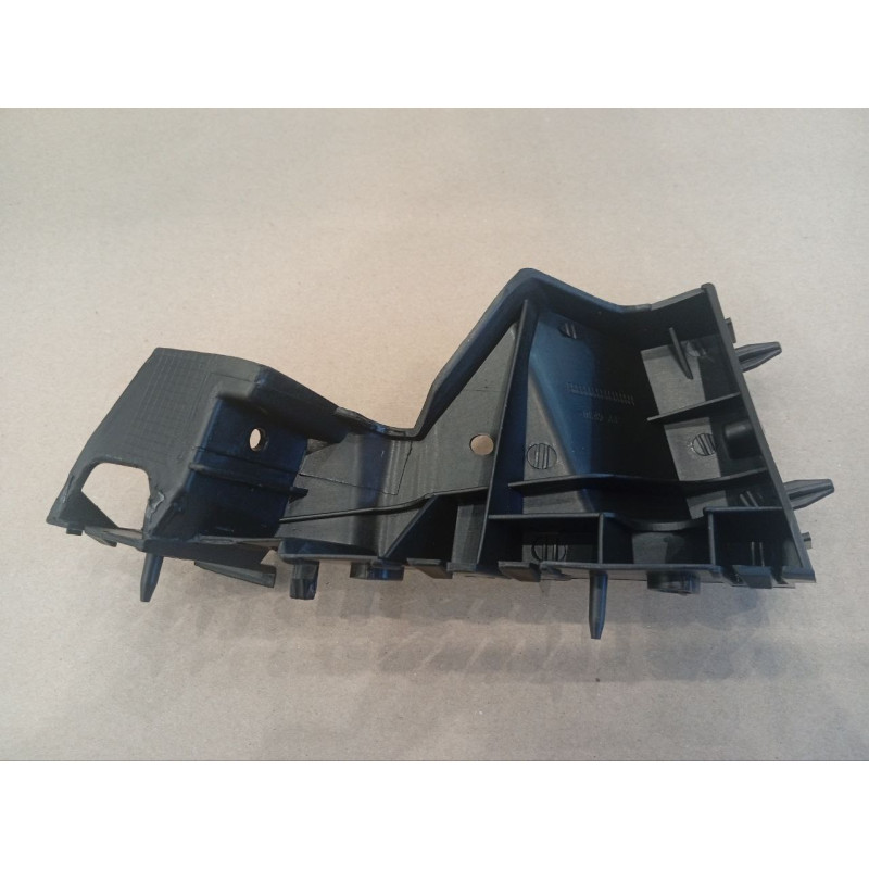 Кріплення переднього бампера ліве (крило-бампер) Audi Q5 2008-2016 LKQ 8R0807283C