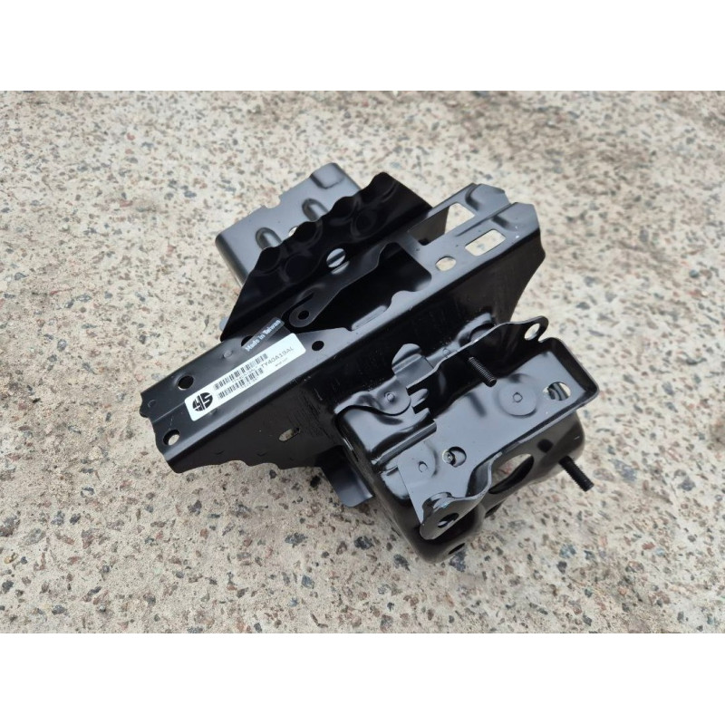 Кріплення підсилювач переднього бампера ліве зовнішнє Toyota Camry XV70 17- (Тайвань)