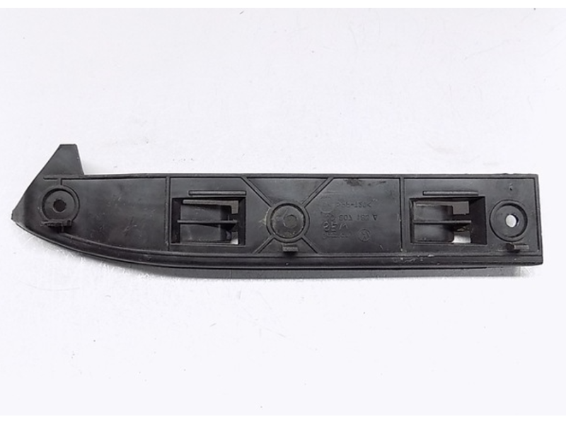 Кріплення переднього бампера праве VW Golf 4, VW Bora 1997-2005 FPS 1J0807184A