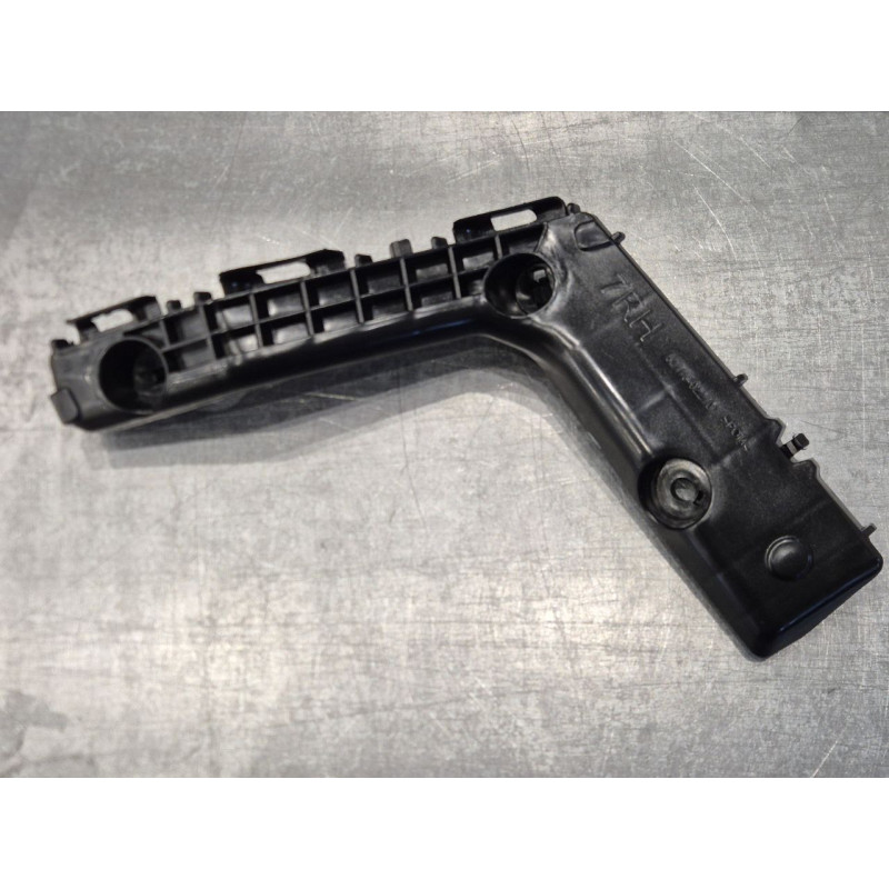 Кріплення праве переднього бампера Toyota Corolla E18 2013-2016 FPS 5211502250