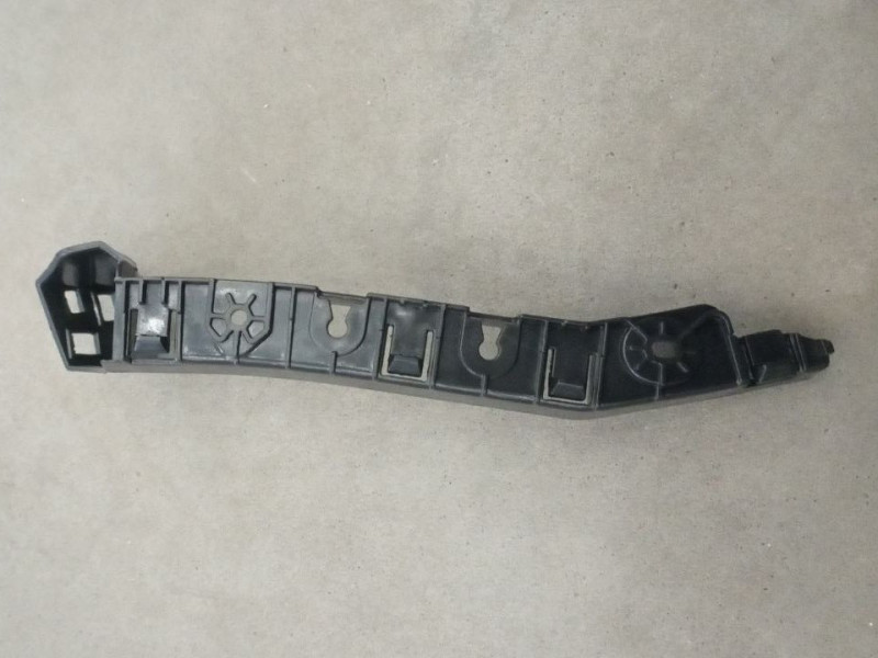 Кріплення бампера заднього праве верхнє Jeep Compass 2017-2021 Тайвань 68244463AB